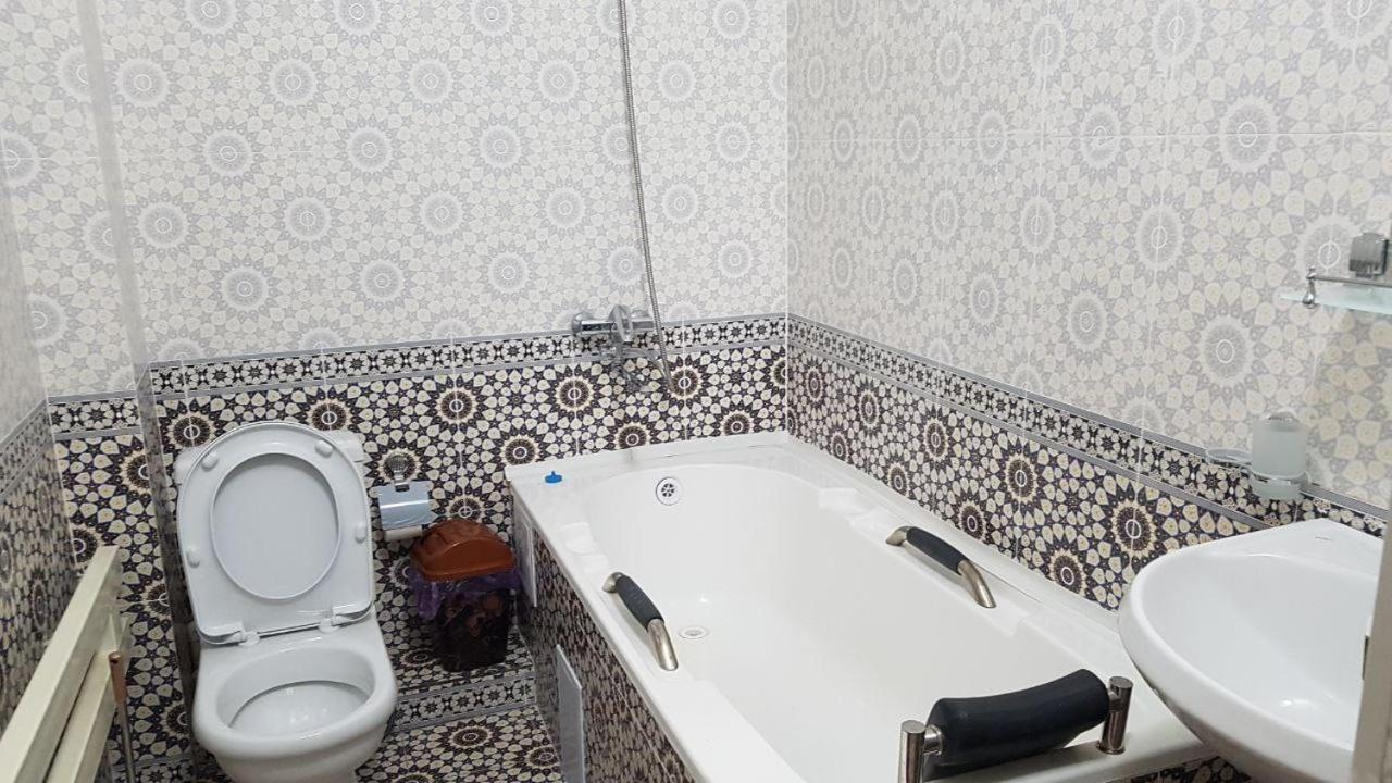Tomaris Hotel Нукус Екстериор снимка