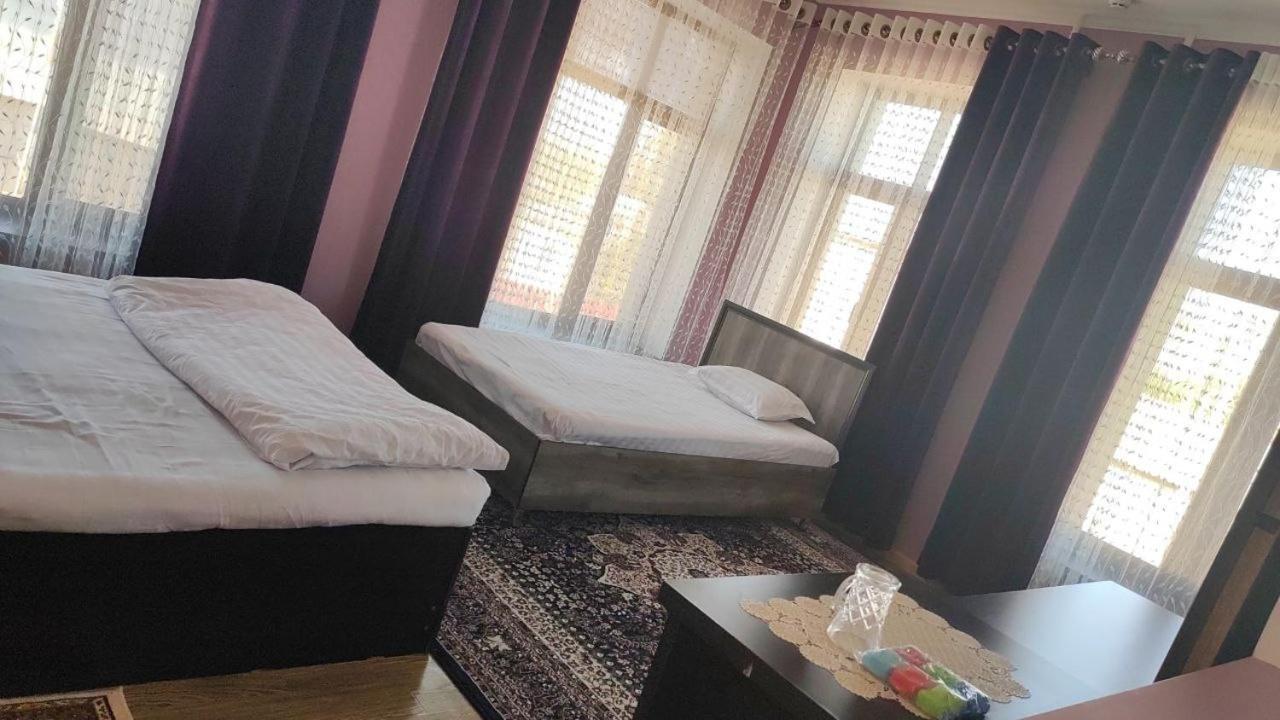 Tomaris Hotel Нукус Екстериор снимка