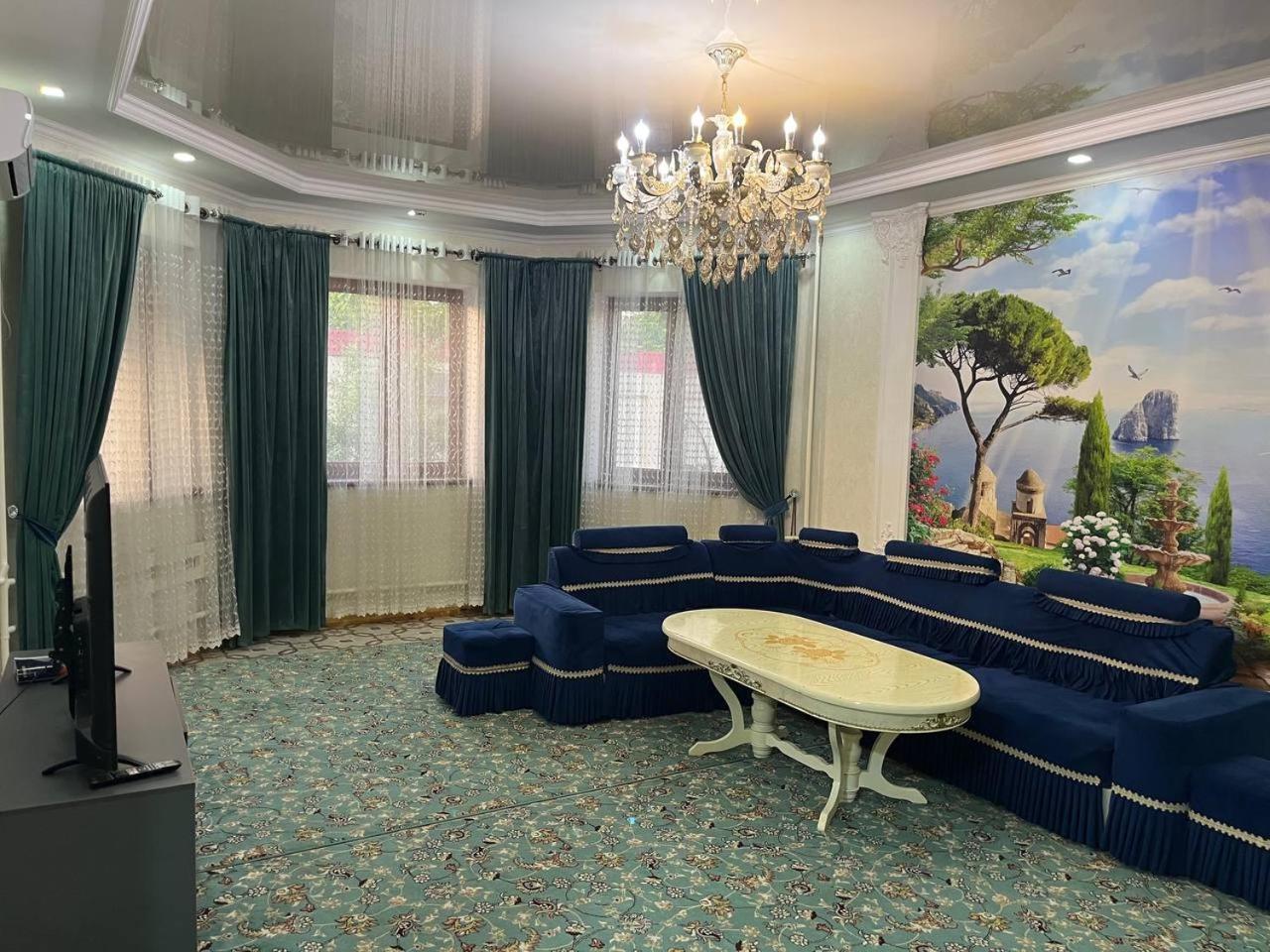 Tomaris Hotel Нукус Екстериор снимка